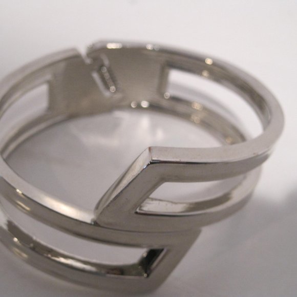 Faux Polished Silver Abstract Bangle Spring Hinge Bracelet Modern Twist Cuff - Picture 10 of 15